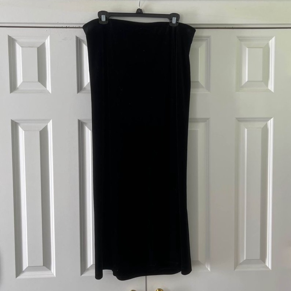 ⭐️ Susan Bristol Velvet Maxi Skirt